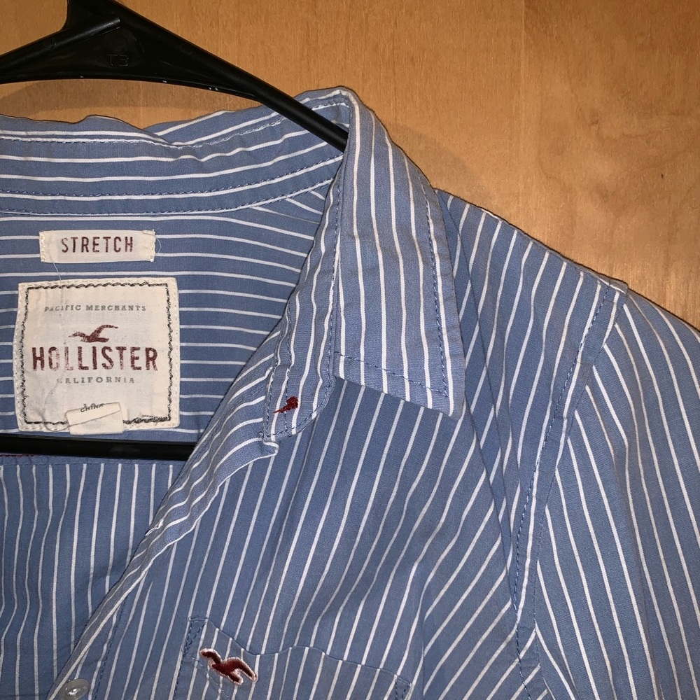 Hollister button up shirt! Cute size M